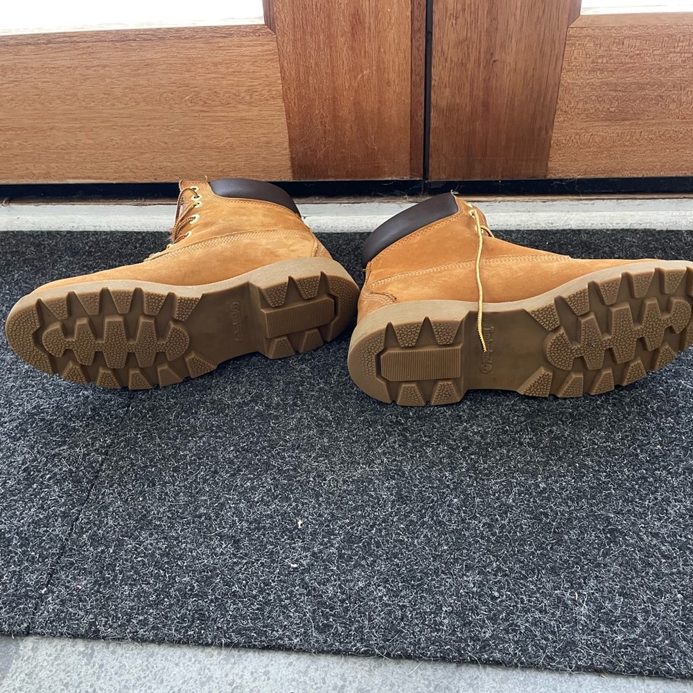 Timerland Boots - Picture 4 of 6